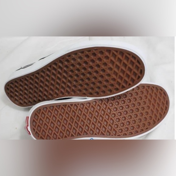 Vans Classic Slip-On Shoes - Black - Picture 5 of 7